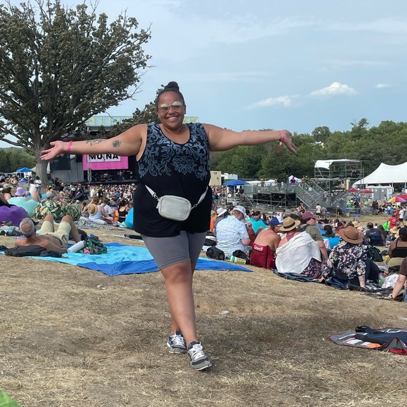 Adriana | Onslaught of Secondhand Joy - Picture 11 of 14